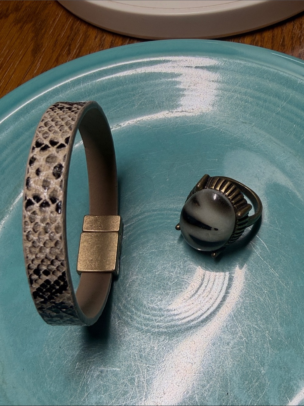 Unknown Black & Cream Snake-Print Leather like Bracelet Gold Clasp & ring size 8